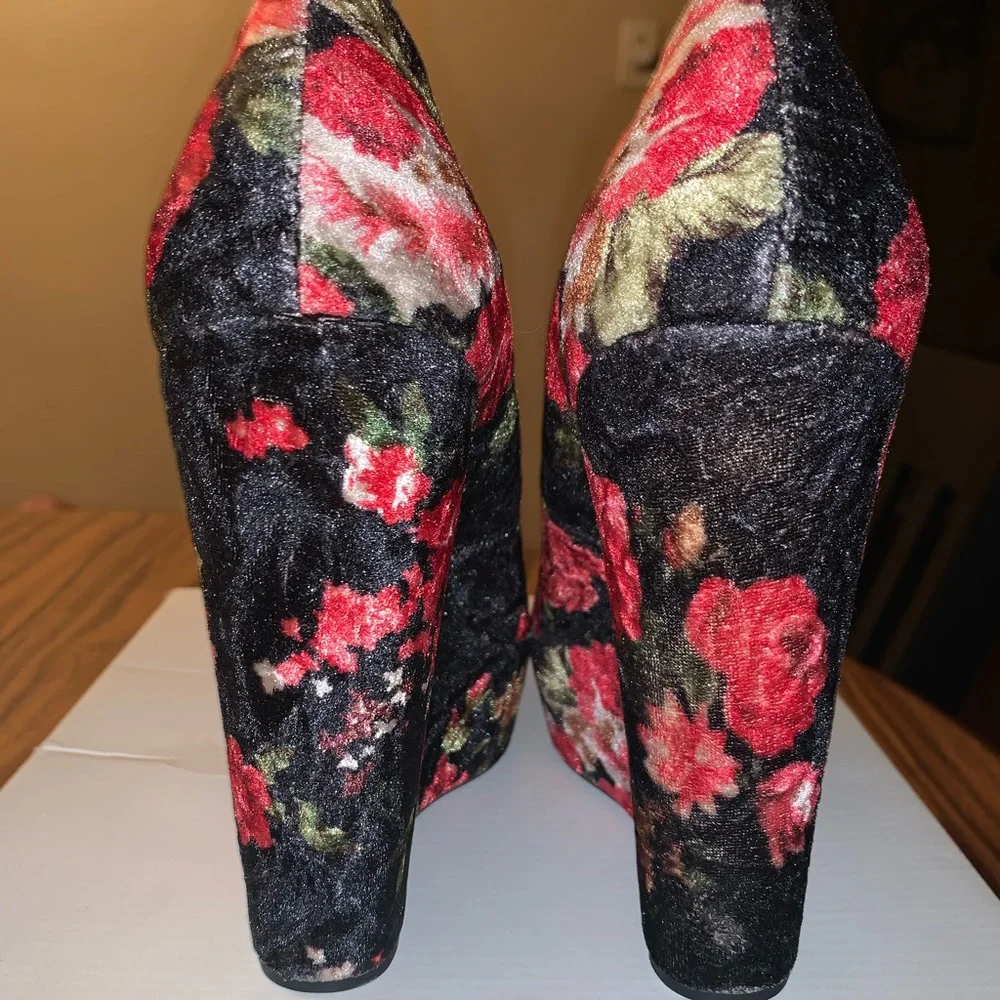 Aldo Black Velvet Wedge Platforms with Red Floral Print